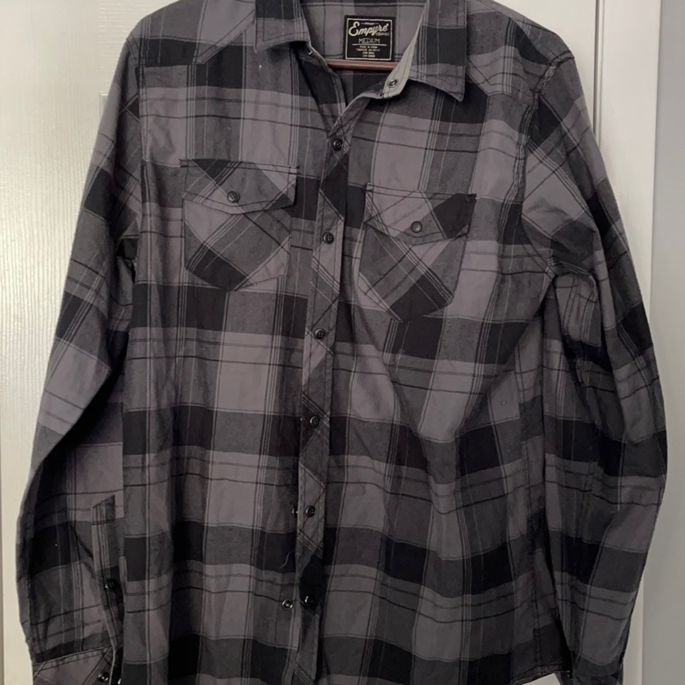 Men’s Medium Empyre Plaid Button down